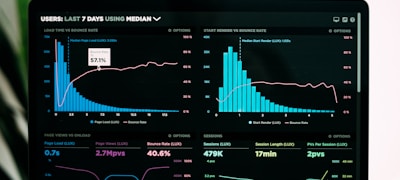 数据罗盘展示多维体育赛事数据分析图表